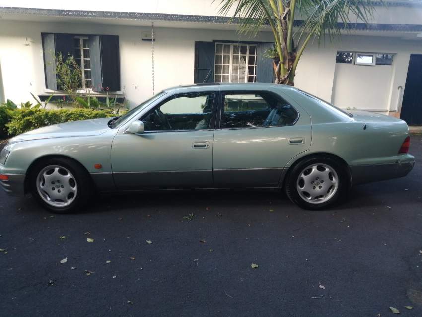 Lexus Ls 400 - 4 - Luxury Cars  on Aster Vender