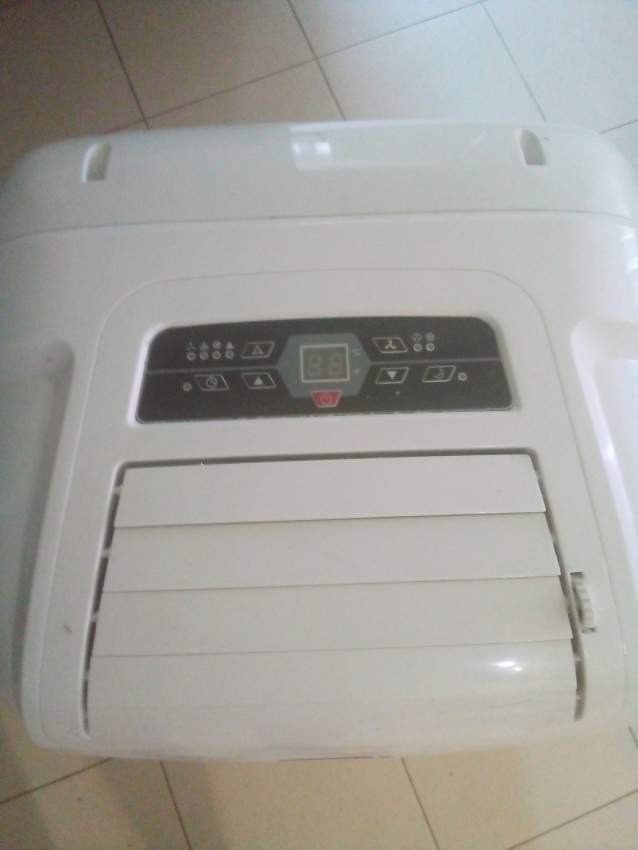 PORTABLE AIR CONDITIONER 12000 BTU  - 2 - All household appliances  on Aster Vender