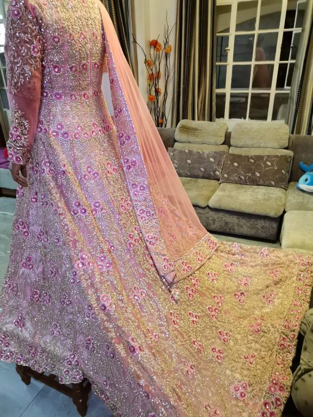 Bridal dress  - 2 - Wedding clothes  on Aster Vender