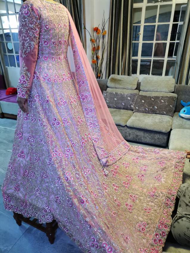 Bridal dress  - 1 - Wedding clothes  on Aster Vender