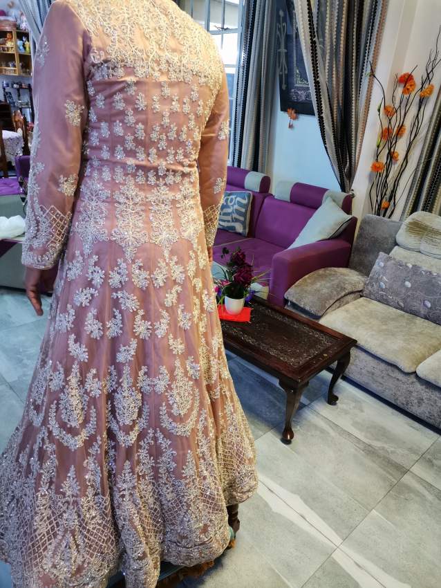 Used bridal dress - 1 - Wedding clothes  on Aster Vender