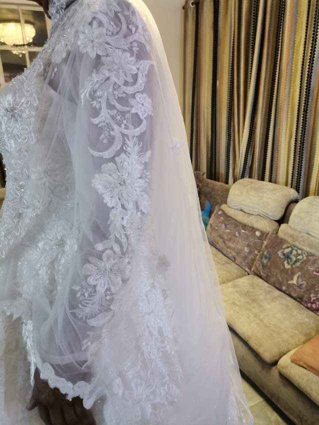 Used bridal dress - 2 - Wedding clothes  on Aster Vender