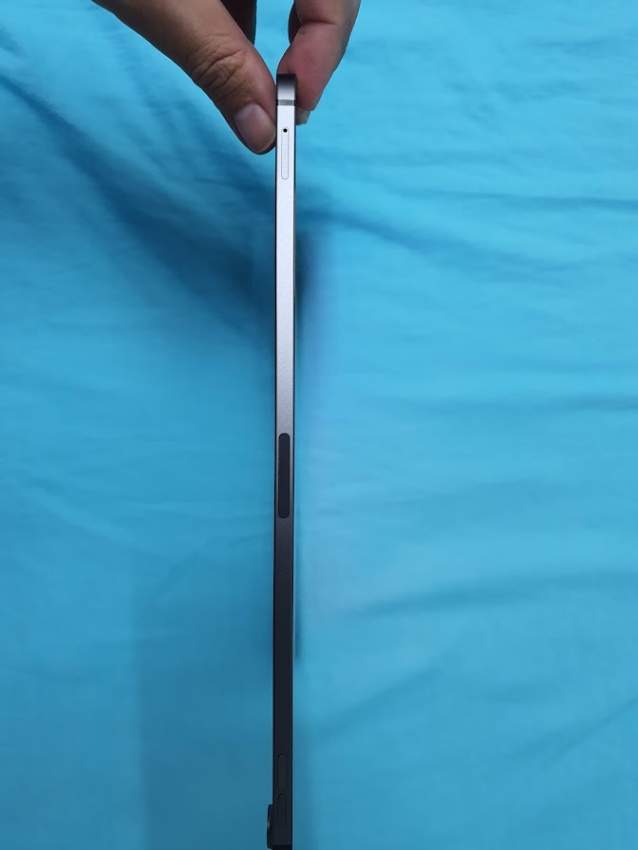 ipad pro 11 256gb WIFI + Cellular - 3 - Tablet  on Aster Vender