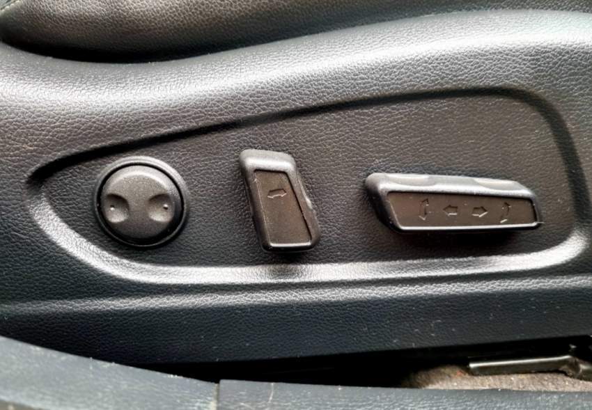 Kia Cerato Manual Sunroof - 7 - Family Cars  on Aster Vender