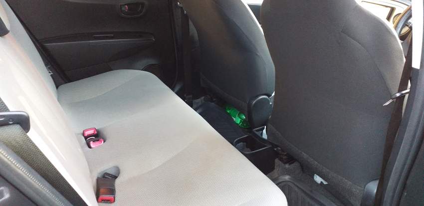 TOYOTA vitz  - 0 - Luxury Cars  on Aster Vender