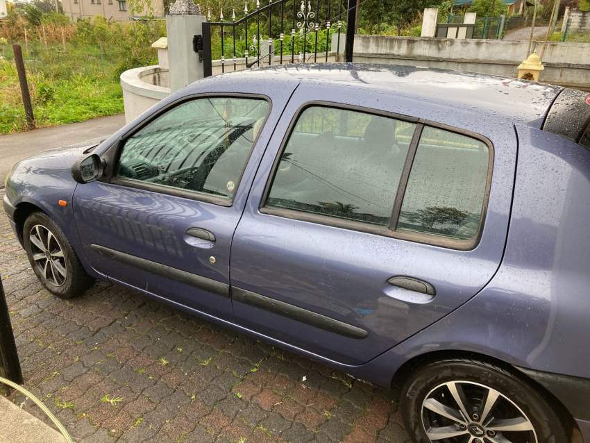 RENAULT CLIO - YEAR 2000 - Call 52536799 - 5 - Compact cars  on Aster Vender