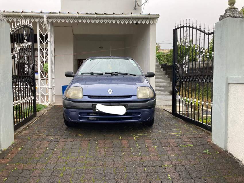RENAULT CLIO - YEAR 2000 - Call 52536799 - 1 - Compact cars  on Aster Vender