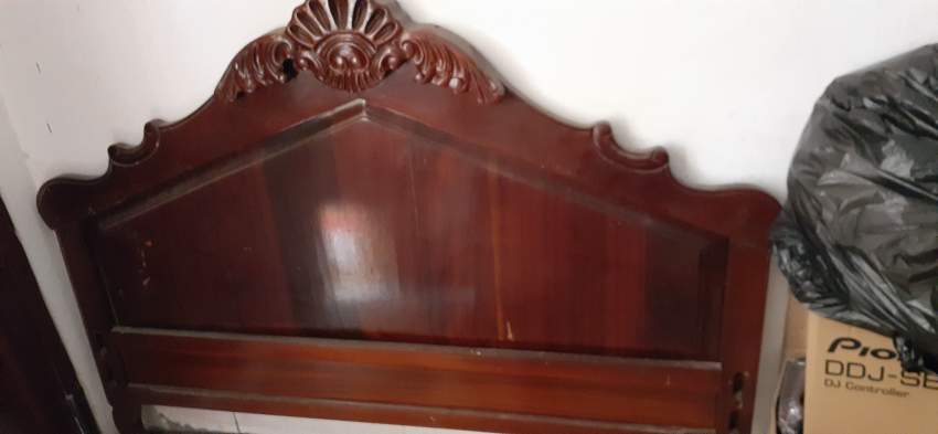 1 queen bed - 0 - Bedroom Furnitures  on Aster Vender