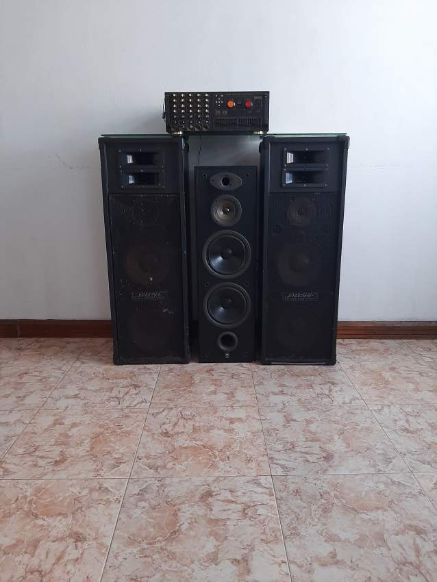  Haut parleur BOSS et emplie - 0 - Other Musical Equipment  on Aster Vender