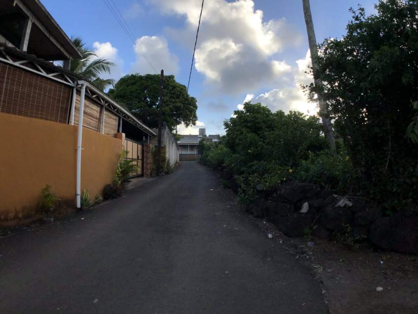 RESIDENTIAL LAND - 11.3 POLES - 5 - Land  on Aster Vender