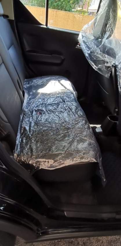 SUZUKI IGNIS YR 2017 - 2 - Family Cars  on Aster Vender