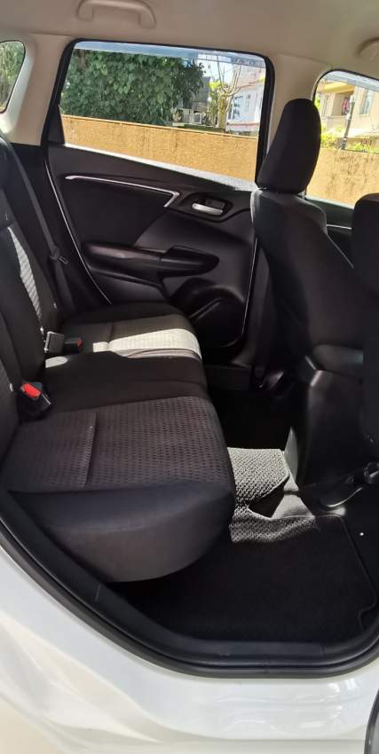 HONDA FIT HYBRID YR  2017  - 4 - Family Cars  on Aster Vender