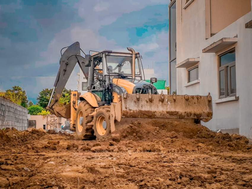 Jcb Volvo Bl 71  - 3 - Excavator & Loader  on Aster Vender