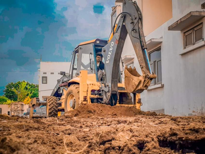 Jcb Volvo Bl 71  - 2 - Excavator & Loader  on Aster Vender