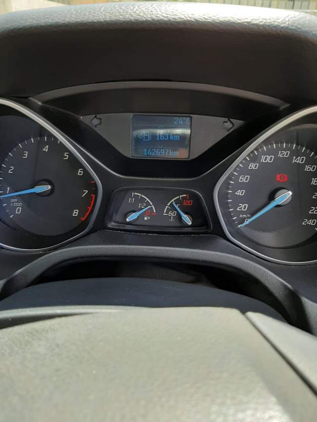 Ford Focus Titanium Sedan Yr 2013 Manual Transmission  - 3 - Family Cars  on Aster Vender