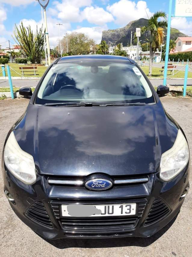 Ford Focus Titanium Sedan Yr 2013 Manual Transmission  - 0 - Family Cars  on Aster Vender