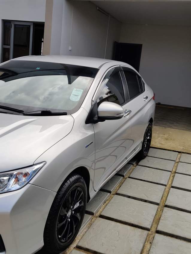 Honda Grace (EX) 2015 - 8 - Family Cars  on Aster Vender