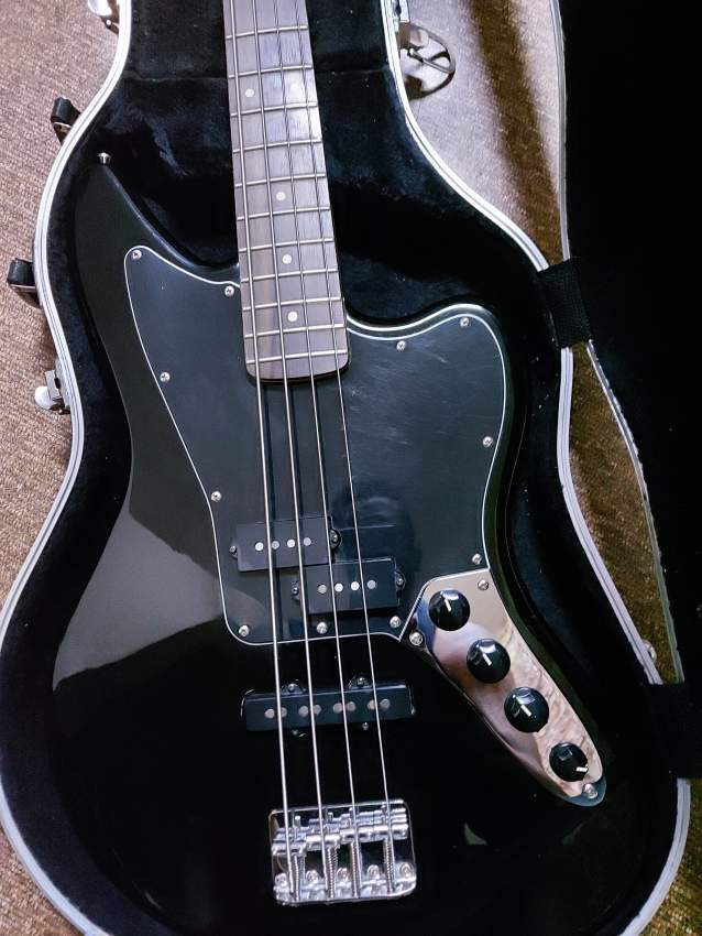 Squire Fender Jaguar Bass Guitar  - 2 - Bass guitar  on Aster Vender