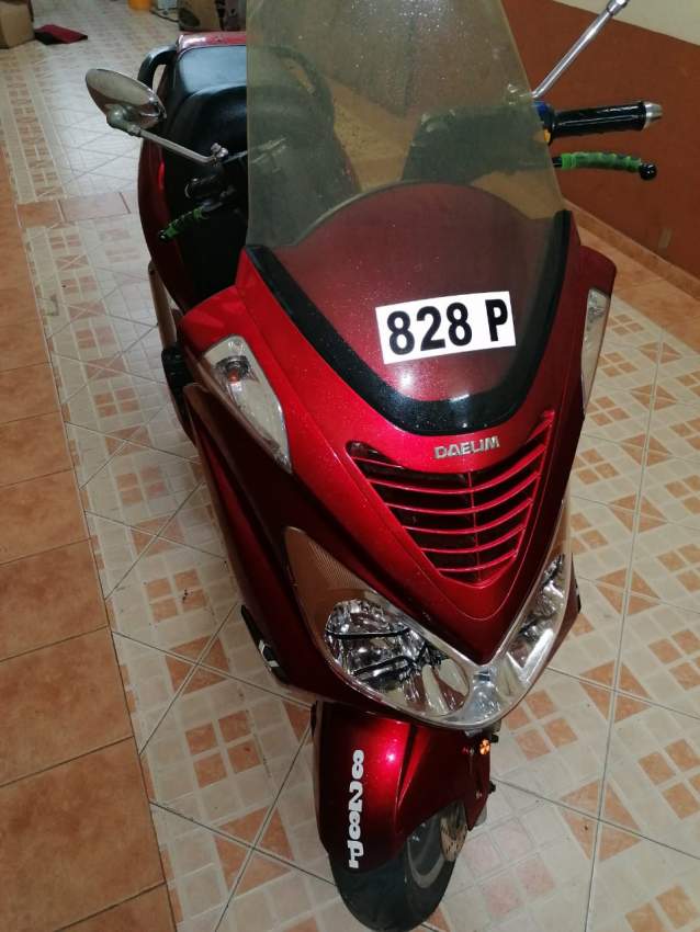 Daelim Scooter 250cc - 1 - Scooters (above 50cc)  on Aster Vender