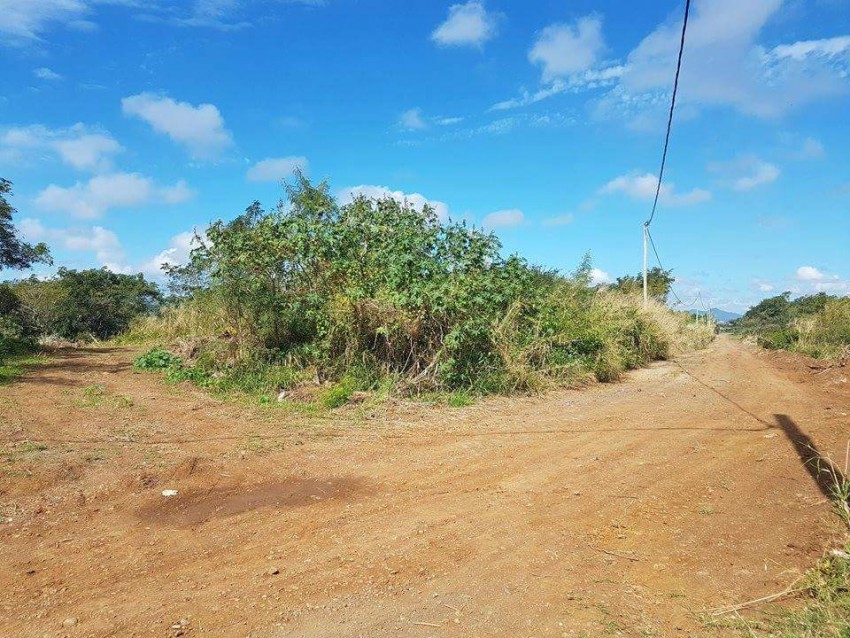 22,5 perches,  la Salette,  Grand Baie - 0 - Land  on Aster Vender