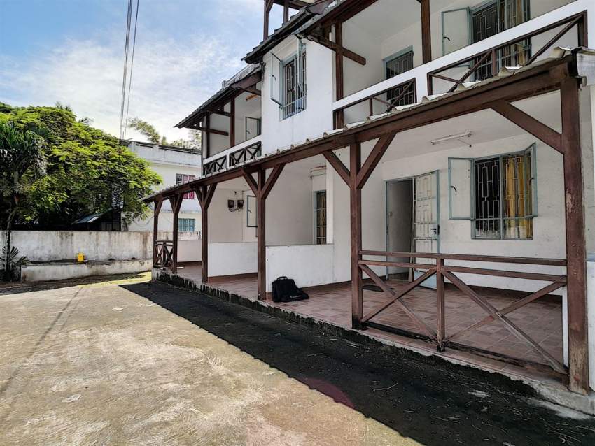 (Ref. MA7-013) Pereybere 2 Bâtiments à rénover - 1 - Building  on Aster Vender