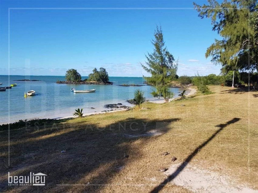 * **22 Residential land in Melville, Grand Gaube* on Aster Vender