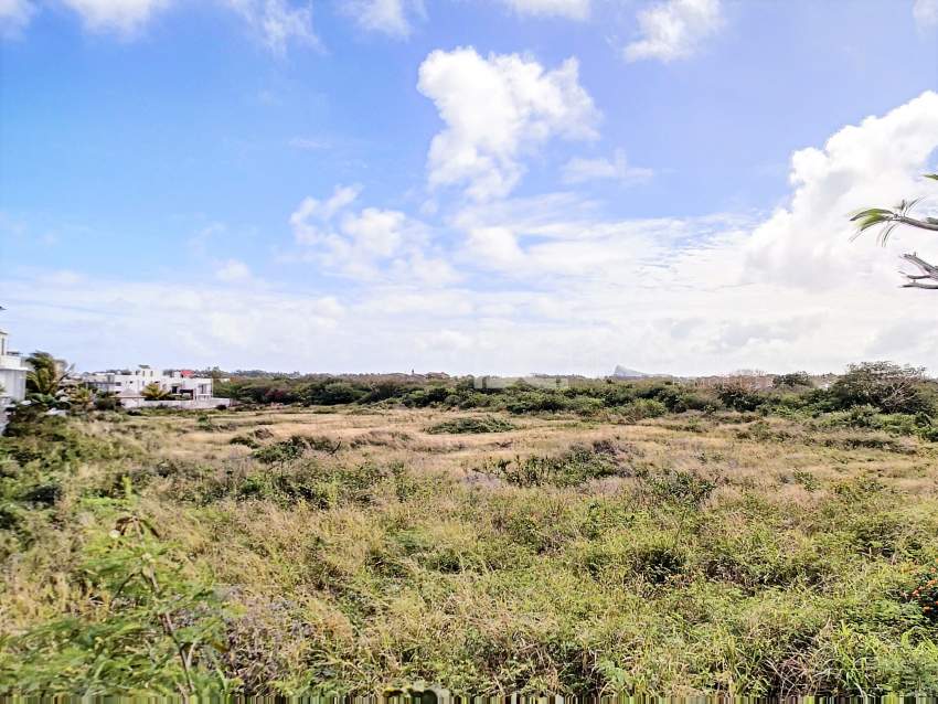 (Ref : MA7-554) Excellent investissement - 2 - Land  on Aster Vender