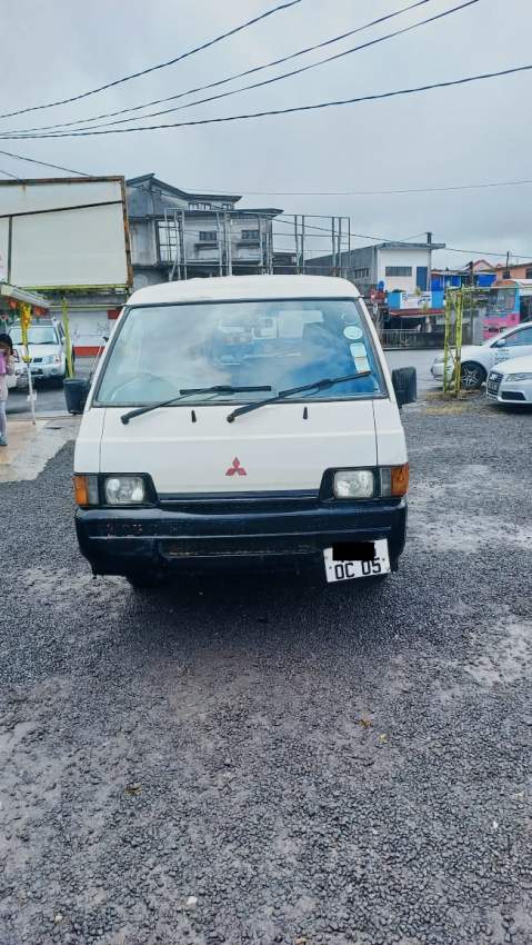 Mitsubishi L300 Year 05 - 4 - Cargo Van (Delivery Van)  on Aster Vender