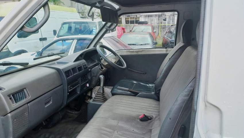 Mitsubishi L300 Year 05  - 3 - Cargo Van (Delivery Van)  on Aster Vender