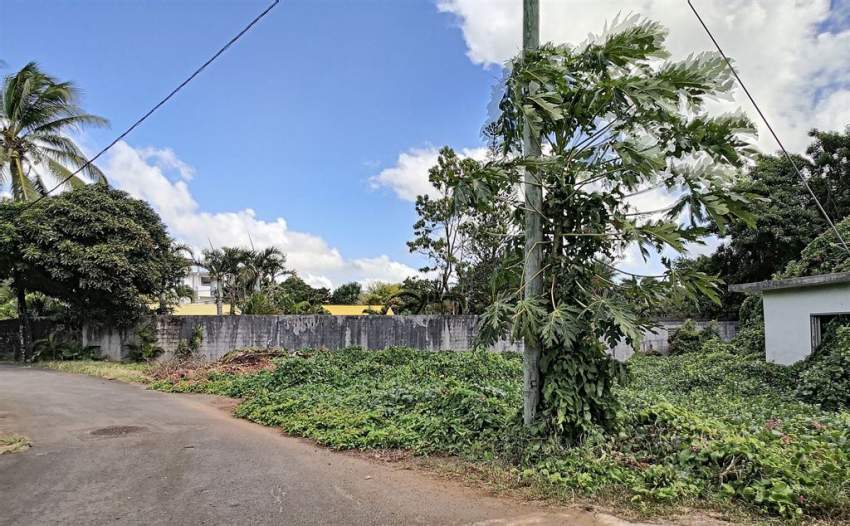 (Ref. MA7-213) Terrain résidentiel - Grand Baie, proche de la plage - 1 - Land  on Aster Vender