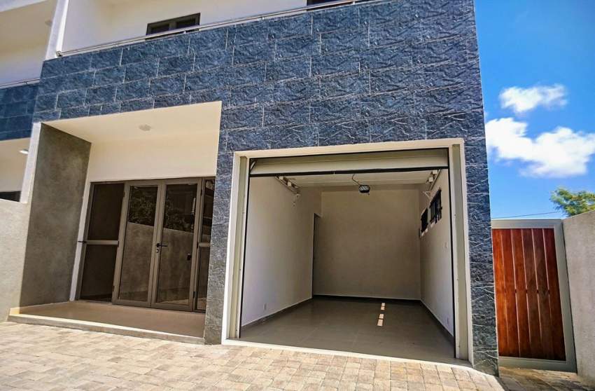 (Ref. MA7-323) Duplex neuf et moderne - 1 - House  on Aster Vender