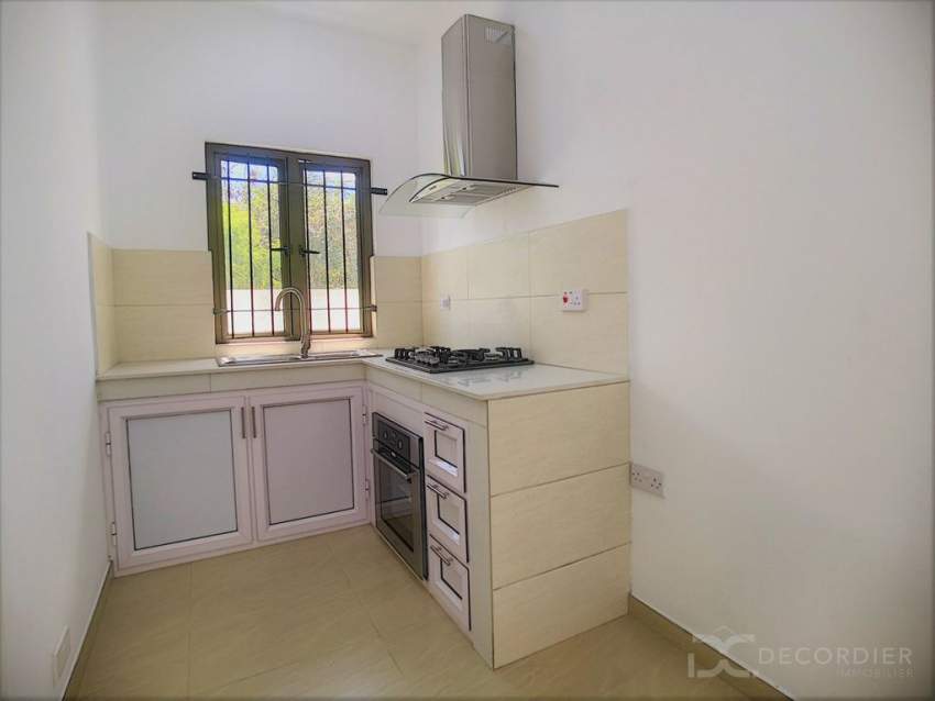 (Ref. MA7-323) Duplex neuf et moderne - 4 - House  on Aster Vender