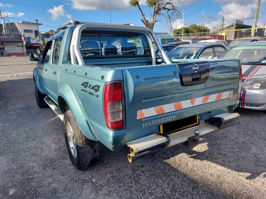 4x4 Nissan Hardbody Yr 04 - 2 - Pickup trucks (4x4 & 4x2)  on Aster Vender