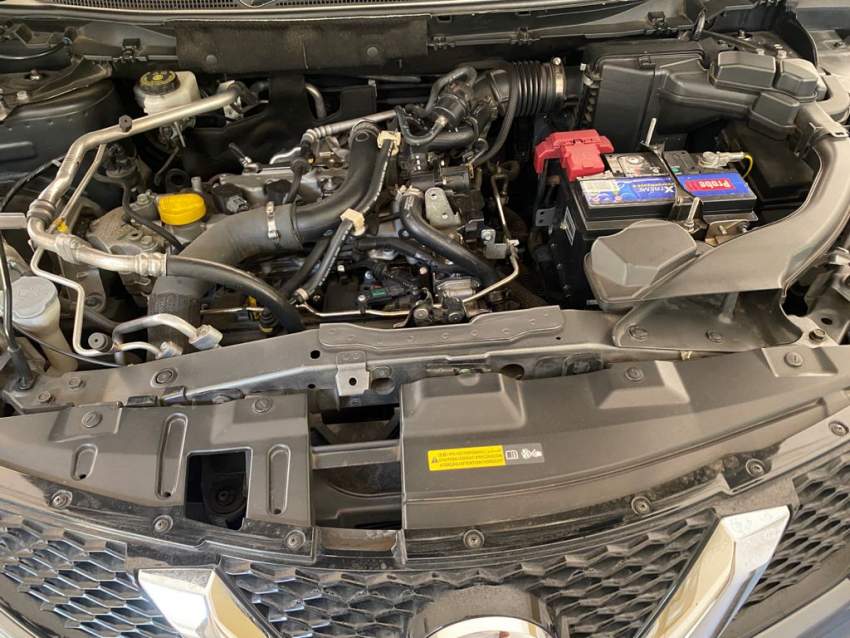 Nissan Qashqai 2017 - 4 - SUV Cars  on Aster Vender