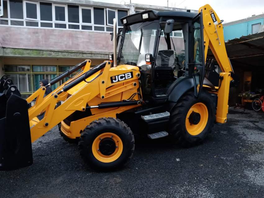 JCB 3CX  - 1 - Excavator & Loader  on Aster Vender