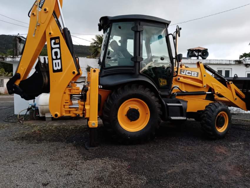 JCB 3CX  - 7 - Excavator & Loader  on Aster Vender