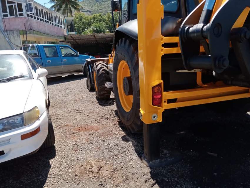 JCB 3CX  - 6 - Excavator & Loader  on Aster Vender