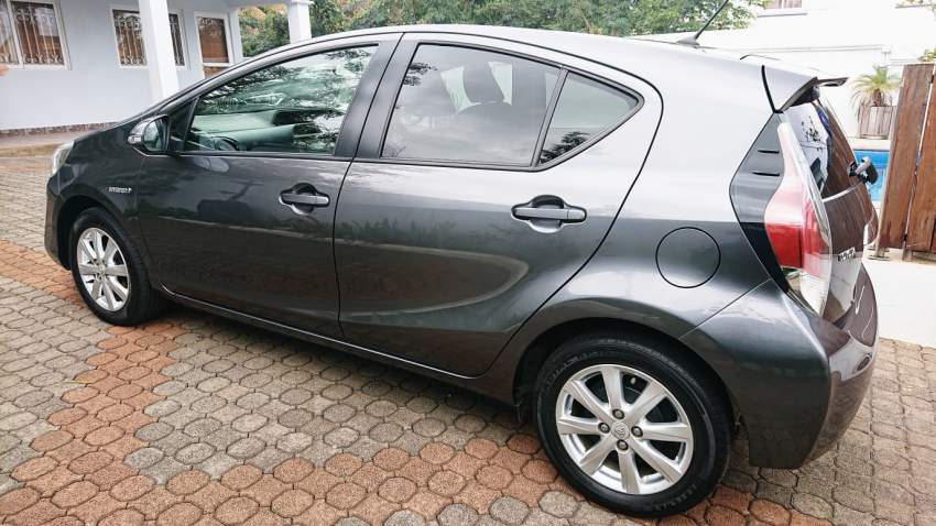 Toyota Prius C 2017 - 3 - Compact cars  on Aster Vender