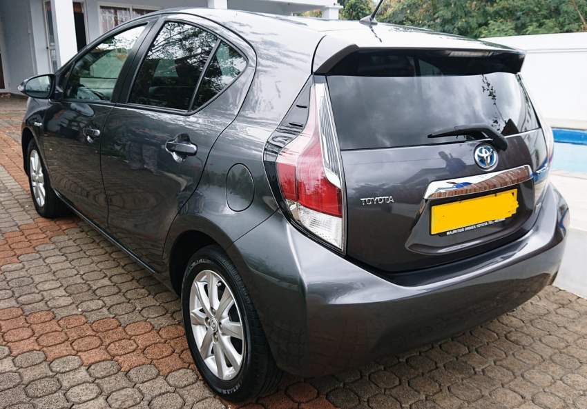 Toyota Prius C 2017 - 6 - Compact cars  on Aster Vender