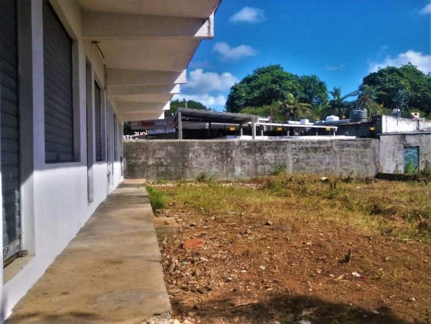 (Ref. MA7-402) Terrain et bâtiment commercial - 3 - Commercial Space  on Aster Vender