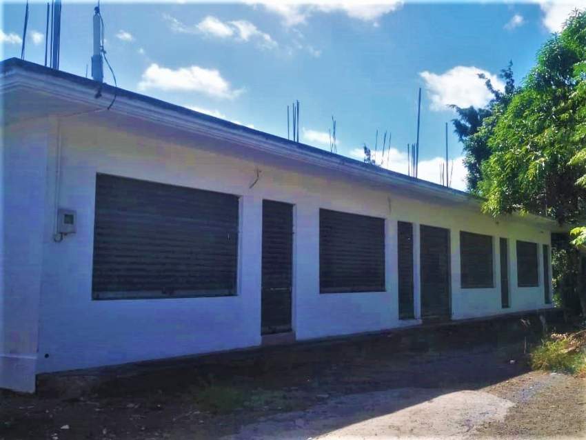 (Ref. MA7-402) Terrain et bâtiment commercial - 0 - Commercial Space  on Aster Vender