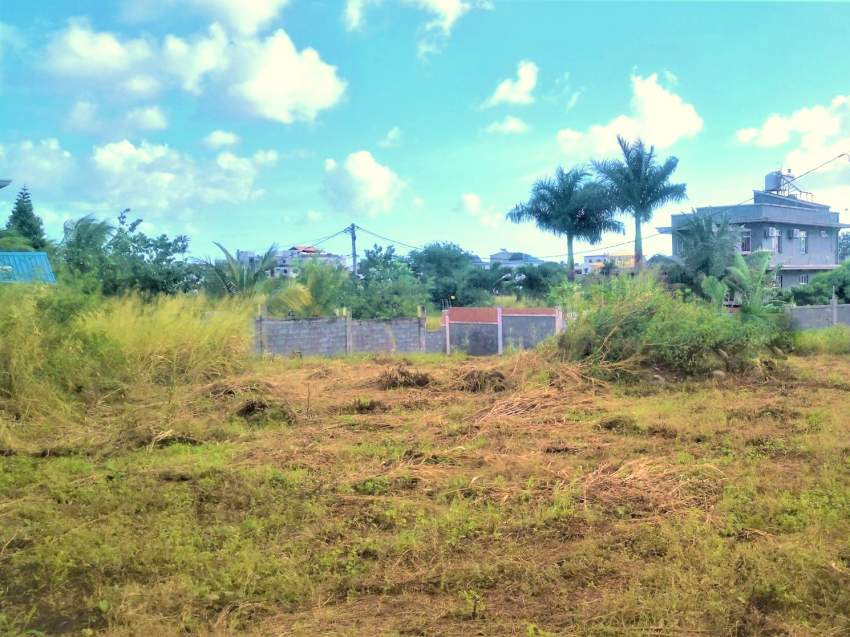 (Ref. MA7-457)  - 4 - Land  on Aster Vender