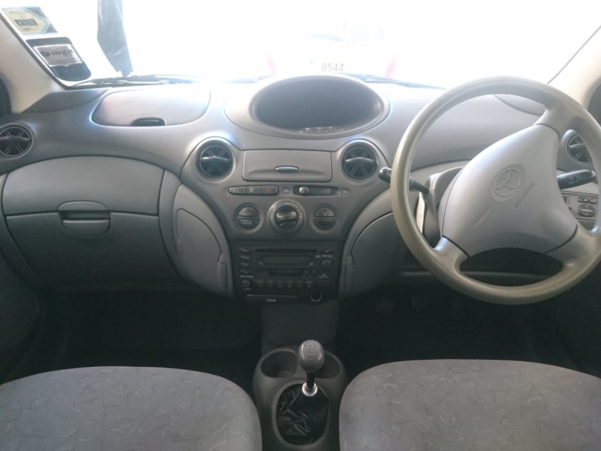 For sale Toyota Vitz (yr 99) Manual Excellent condition - 4 - Family Cars  on Aster Vender