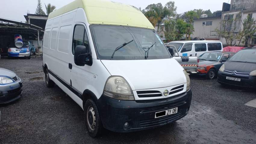 Nissan interstar year 08  - 4 - Cargo Van (Delivery Van)  on Aster Vender