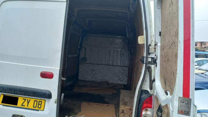 Nissan interstar year 08  - 2 - Cargo Van (Delivery Van)  on Aster Vender