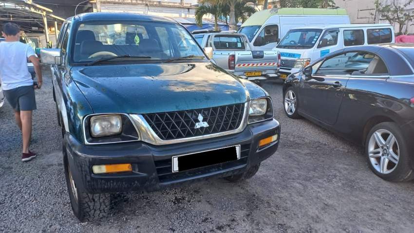 4x4 Mitsubishi L200 Year 03 - 2 - Pickup trucks (4x4 & 4x2)  on Aster Vender
