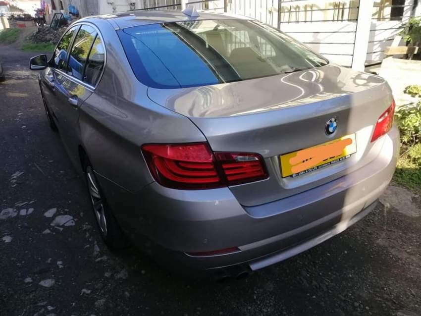 BMW 520I - 2012  - 52600622 - 5 - Luxury Cars  on Aster Vender