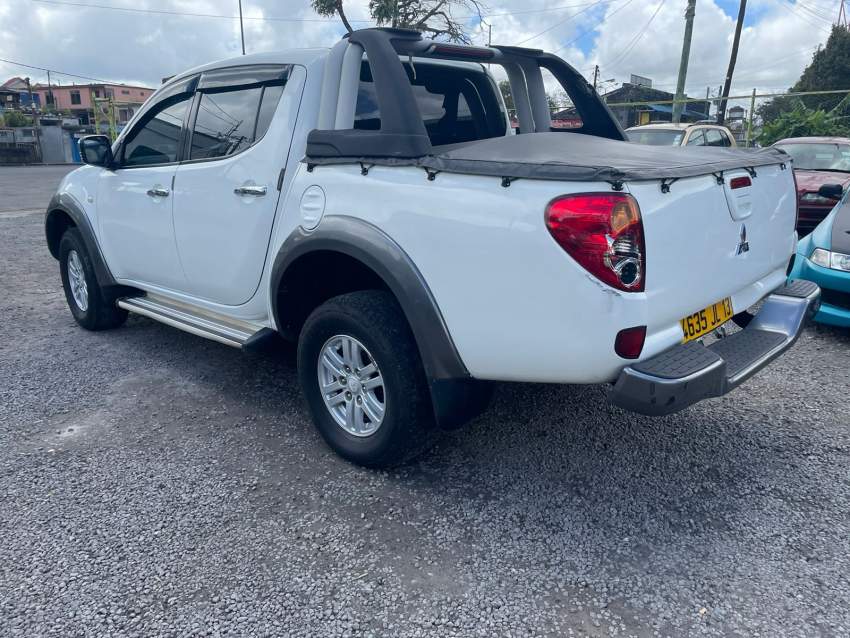 4x4 Mitsubishi L200 Year 13  - 0 - Pickup trucks (4x4 & 4x2)  on Aster Vender