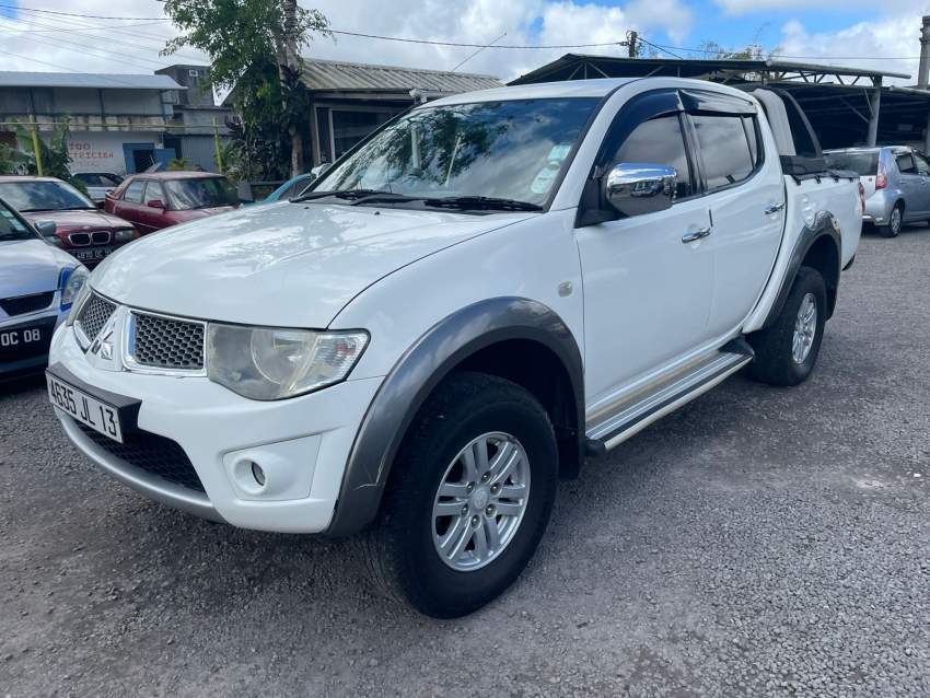 4x4 Mitsubishi L200 Year 13  - 3 - Pickup trucks (4x4 & 4x2)  on Aster Vender