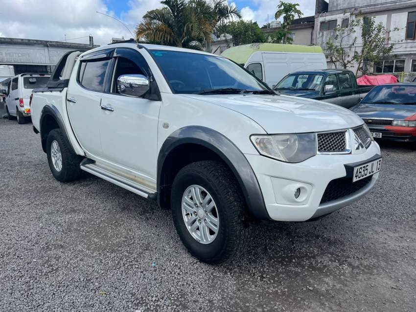 4x4 Mitsubishi L200 Year 13  - 1 - Pickup trucks (4x4 & 4x2)  on Aster Vender